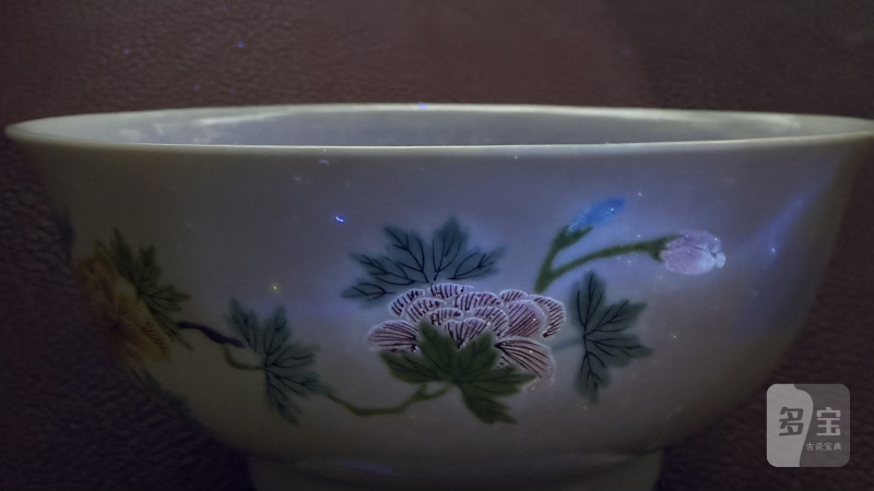 清雍正 粉彩花卉纹墩式碗一对 - 图20